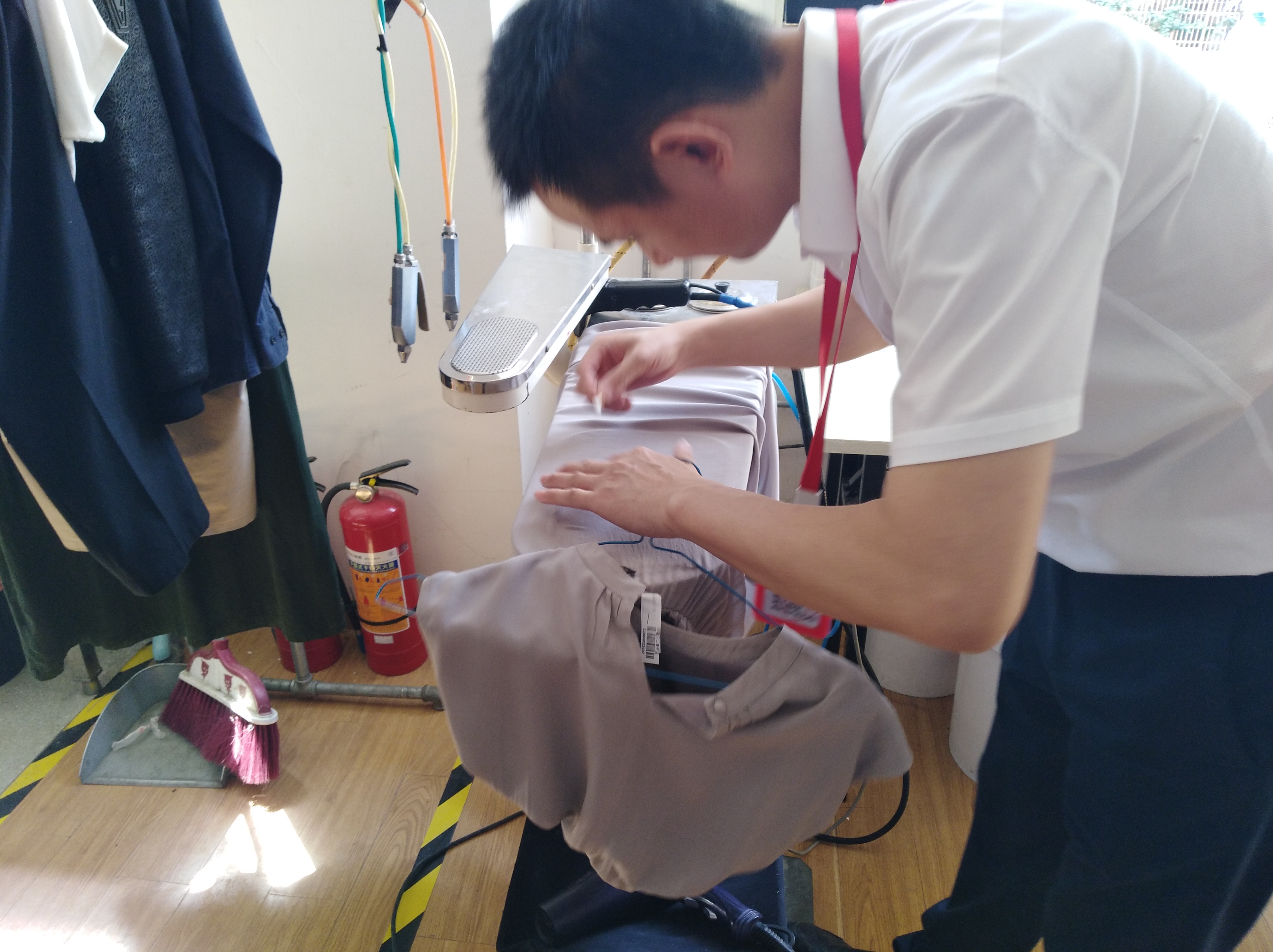 怎樣開干洗店？前期要學會干洗技術和干洗知識